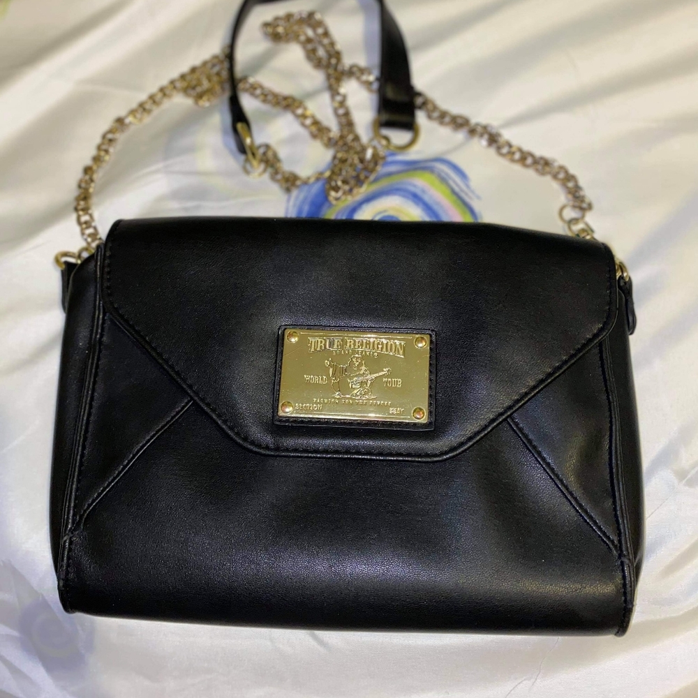 Chain cross body purse
